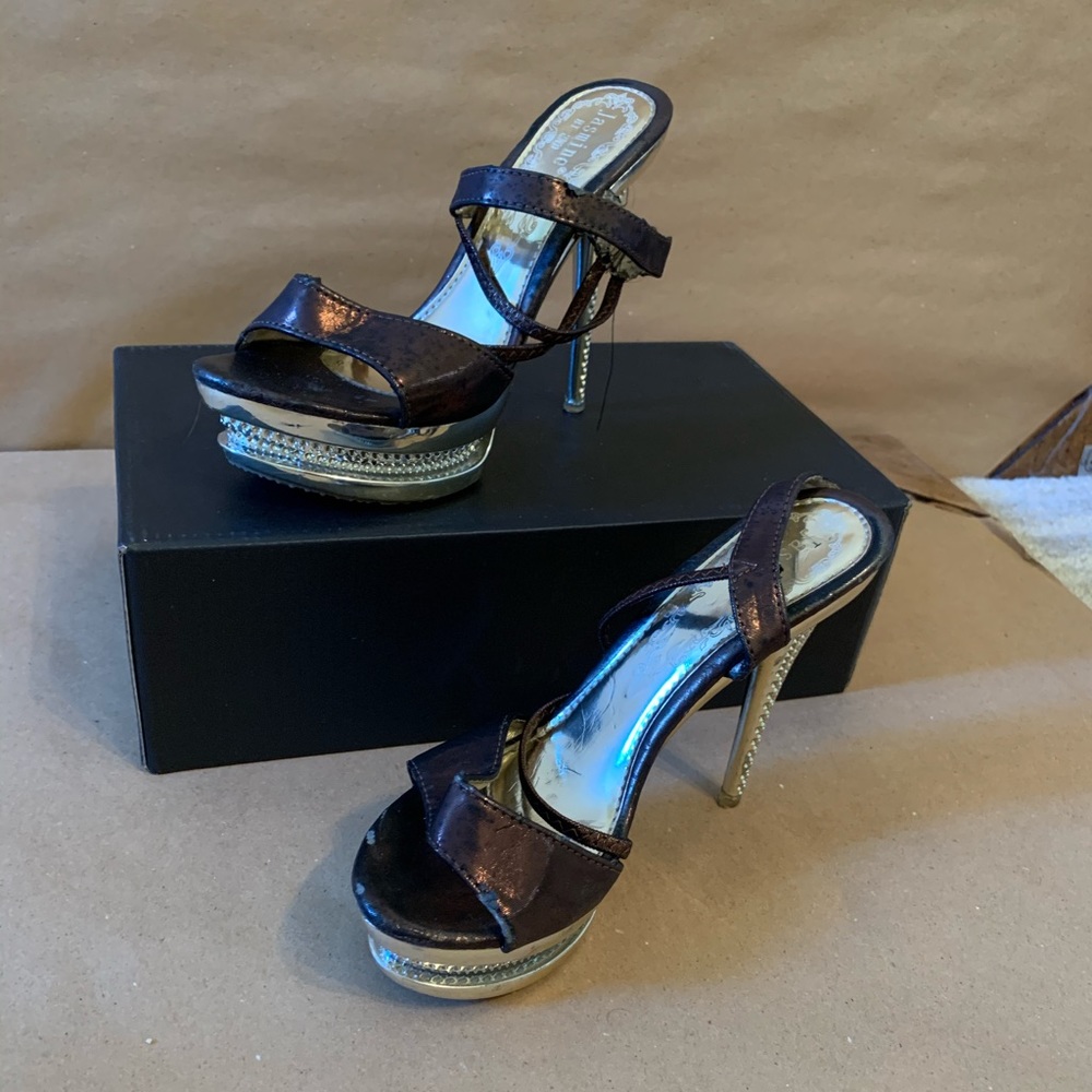 Beautiful heel with great comfort size 6